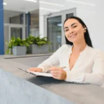 Como registrar um funcionário para atuar no atendimento e recepção do consultório